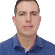 Soy profesor de inglés con amplia experiencia. Me adapto a las necesidades de mis alumnos